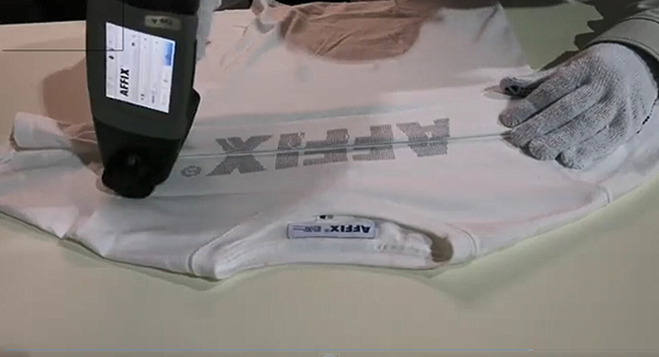 EBS手持噴碼機(jī)  服裝面料私人定制移動打印